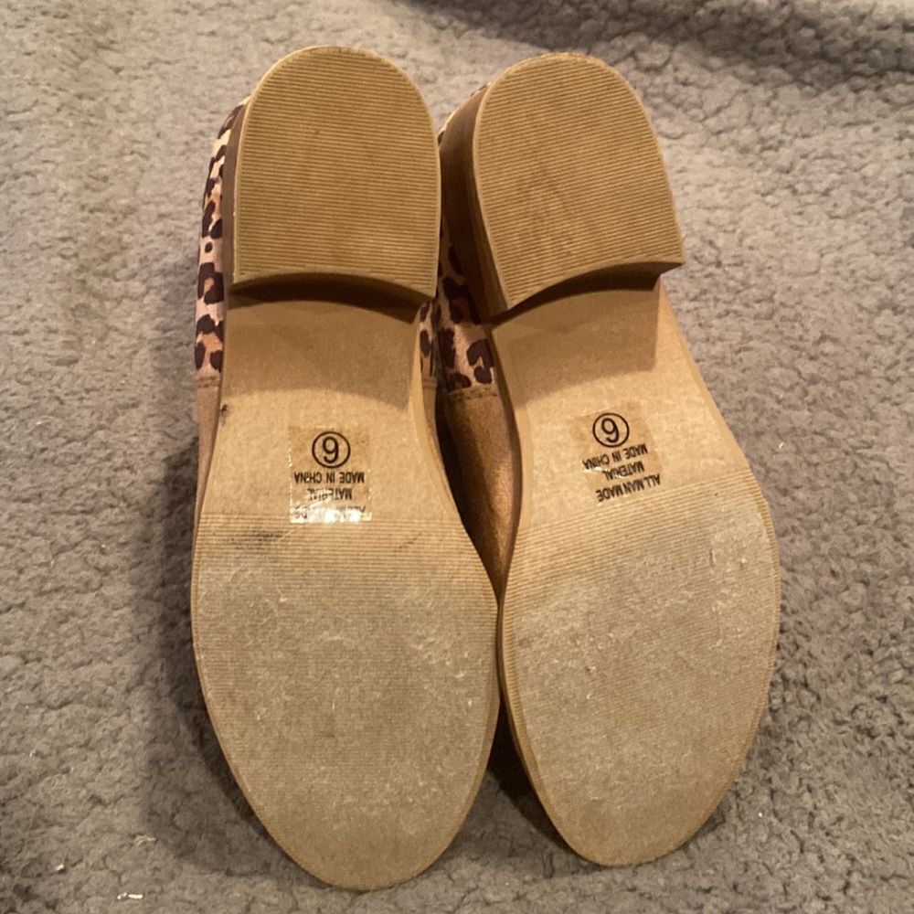 Soda Leopard Print Bootie Size 6 - image 3